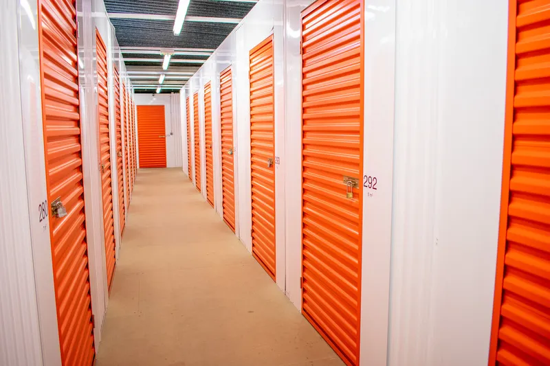 Couloir de box de stockage